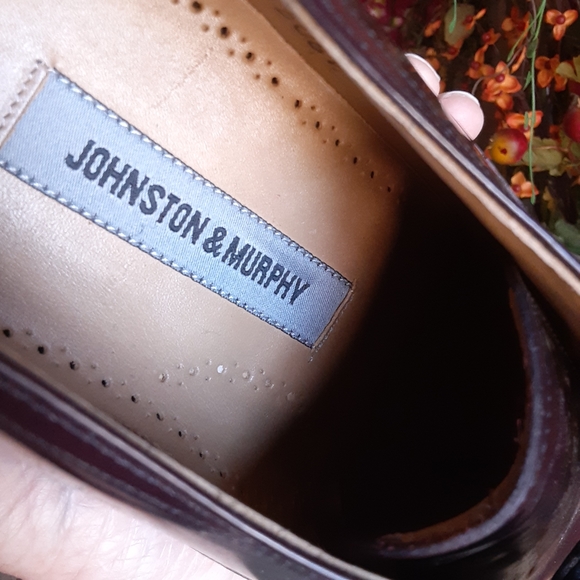 Johnston and Murphy,  Classic Brown Dress or Business Wingtips, Size 11 - Picture 7 of 10